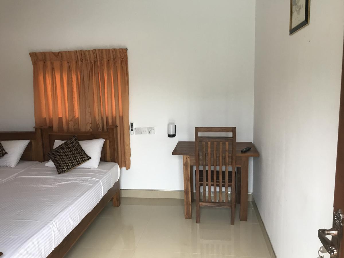 Deshani Holiday Inn Dambulla Eksteriør bilde