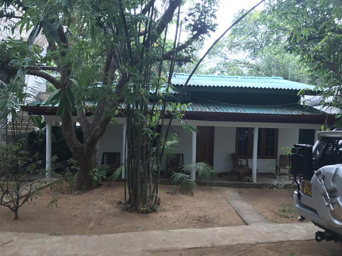 Deshani Holiday Inn Dambulla Eksteriør bilde