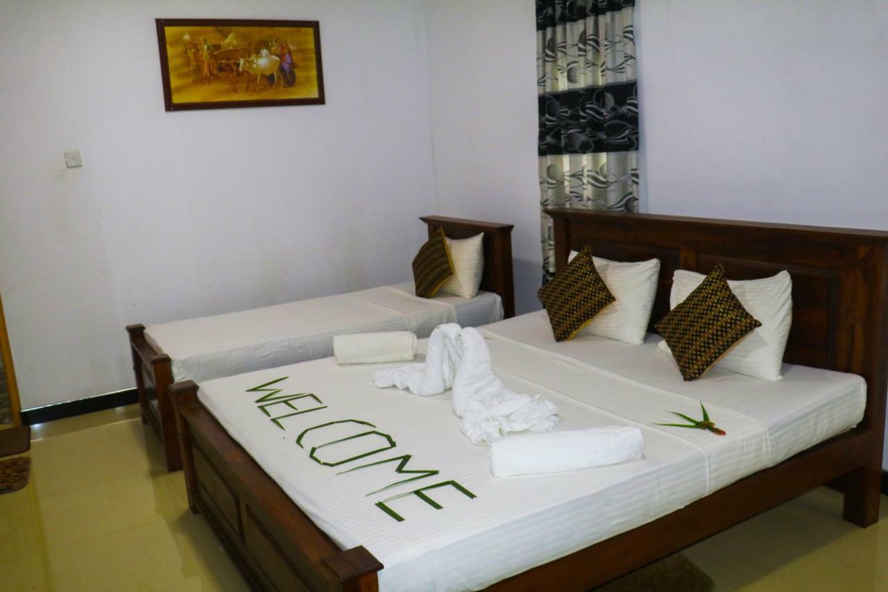 Deshani Holiday Inn Dambulla Eksteriør bilde