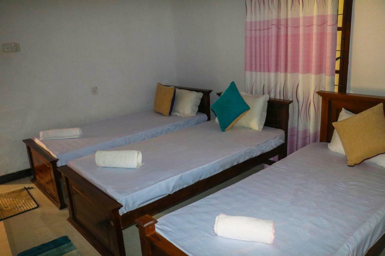 Deshani Holiday Inn Dambulla Eksteriør bilde