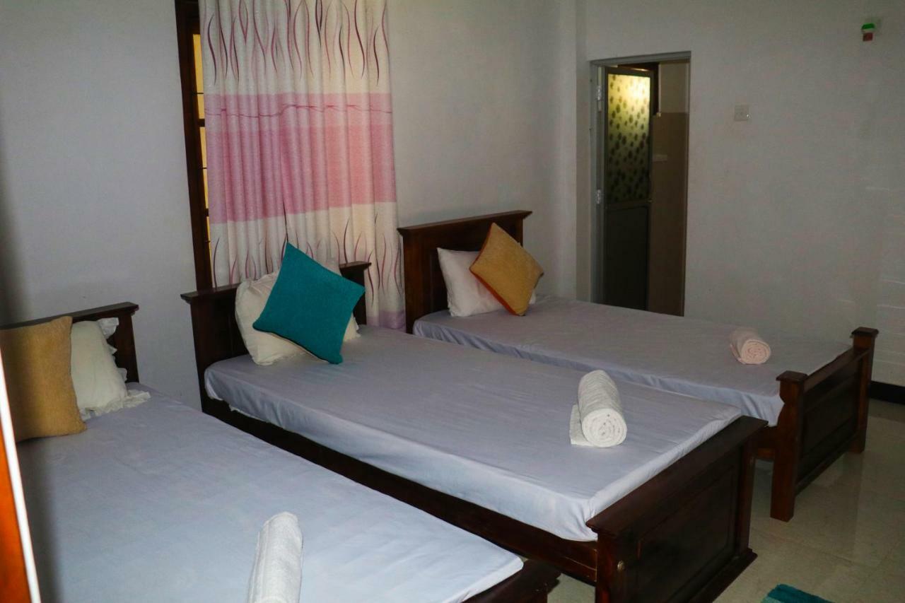 Deshani Holiday Inn Dambulla Eksteriør bilde
