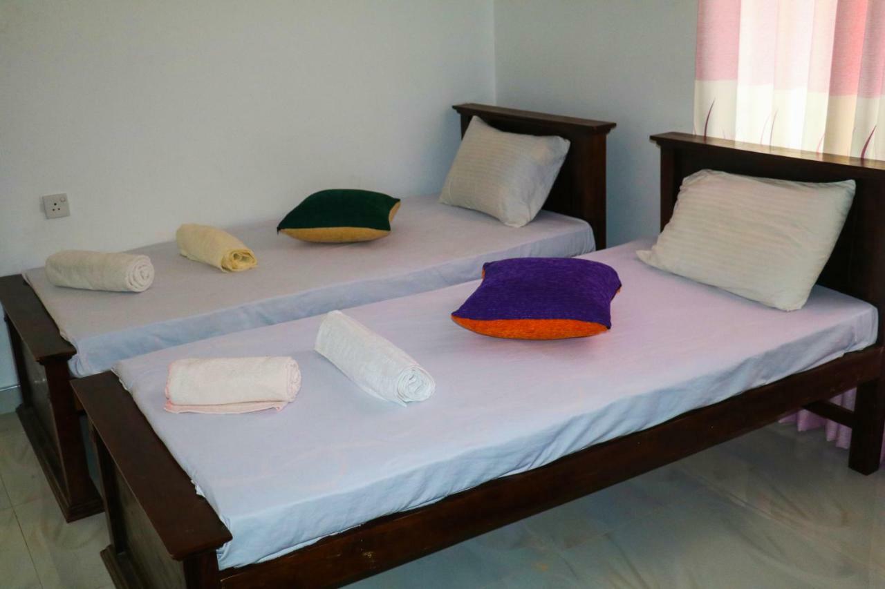 Deshani Holiday Inn Dambulla Eksteriør bilde