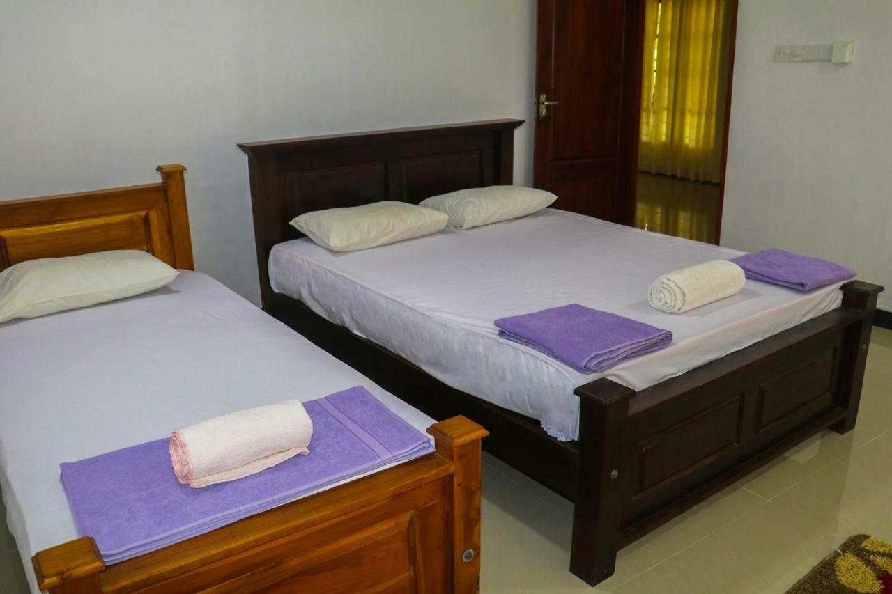 Deshani Holiday Inn Dambulla Eksteriør bilde