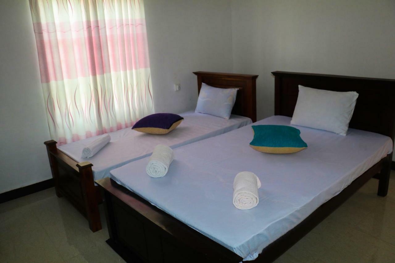 Deshani Holiday Inn Dambulla Eksteriør bilde